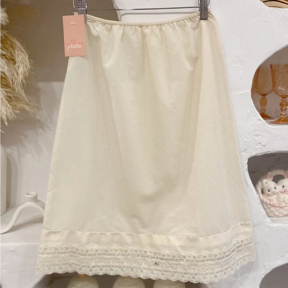 Vintage Cream Cotton Slip Skirt with Elastic Waist and Lace Trim